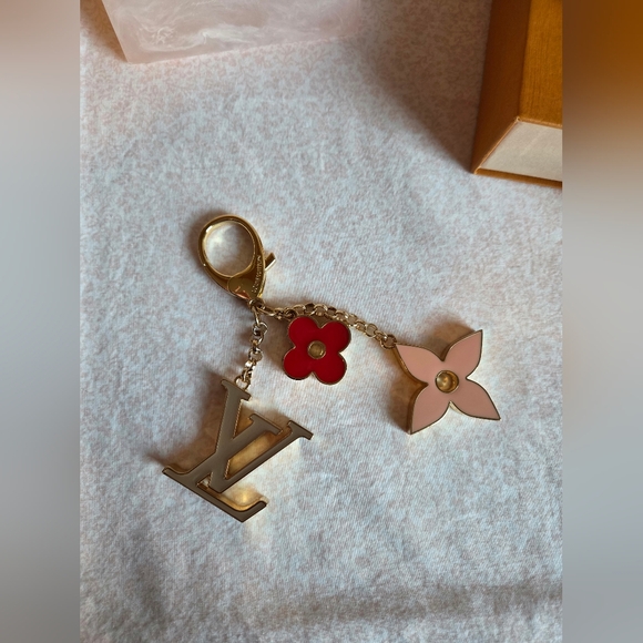 Fleur de Monogram Pink Bag Charm Style - Picture 3 of 4